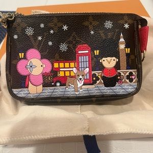 New/never Used Louis Vuitton London Mini Pochette 2021 Christmas Collection!